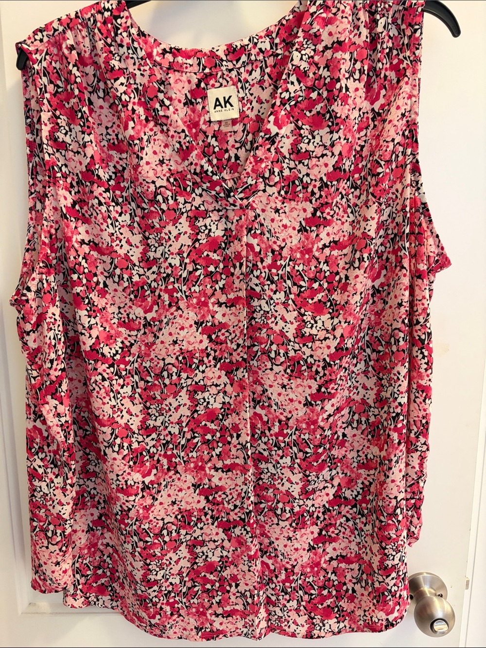 Anne Klein Pink Black and White Floral V-Neck Sleeveless Camisole